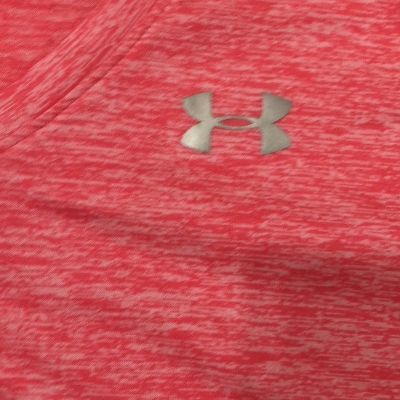 Under Armour heat gear small ladies top - Picture 2 of 3